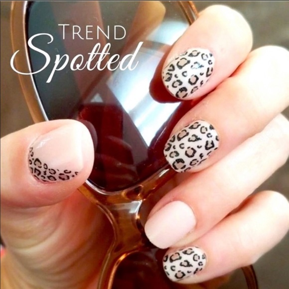 Color Street Other - RETIRED Color Street Nail Strips Trend Spotted